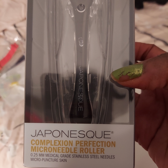 Japonesque Complexion Perfection Microneedle Roller - brand new - Picture 5 of 12